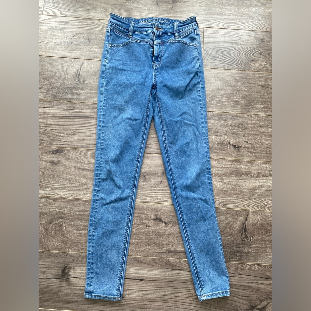 American Eagle medium wash 90% cotton jeggings “super high rise”